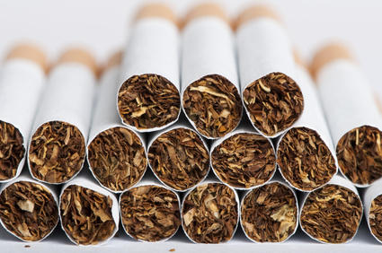 Fiscalité : la contrebande de cigarettes sur Internet induit un manque à gagner de 400 millions d'euros à l'Etat par an Fiscalité : la contrebande de cigarettes sur Internet induit un manque à gagner de 400 millions d'euros à l'Etat par an