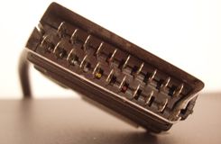 La prise Péritel, débranchée par le choc de simplification