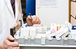 Les Français toujours accros aux antibiotiques