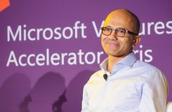Le PDG de Microsoft rend visite aux start-up parisiennes