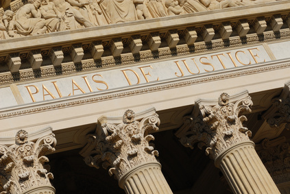 Plus de 18 millions réclamés au Crédit Agricole et à l'Etat pour procédure trop longue et abusive Plus de 18 millions réclamés au Crédit Agricole et à l'Etat pour procédure trop longue et abusive