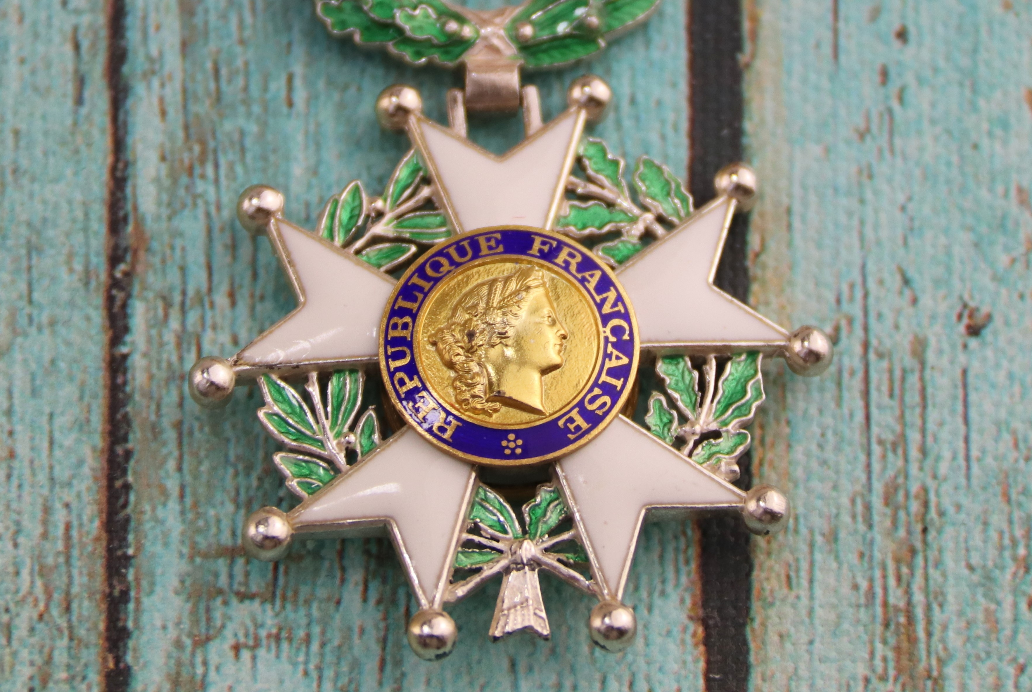 Légion d'honneur : promotion du nouvel an, 487 personnes dont Gilbert Montagné et Chantal Lauby Légion d'honneur : promotion du nouvel an, 487 personnes dont Gilbert Montagné et Chantal Lauby